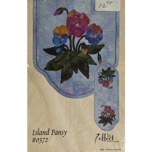 A Little More Effect - Island Pansy Applique Pattern Table Runner